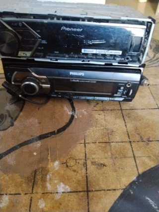 2 Radios Coche Pioneer y Philips por cada uno 30