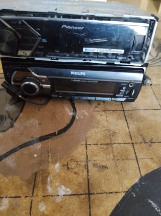 2 Radios Coche Pioneer y Philips por cada uno 30