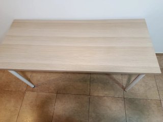 Escritorio Roble y Patas Blancas 140x60