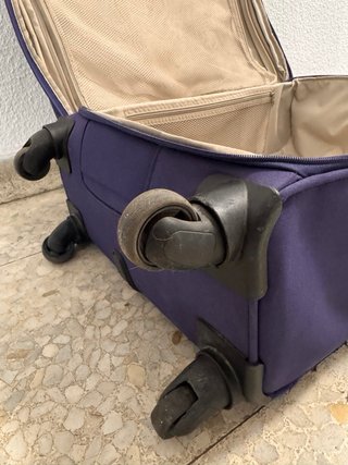 Maleta Samsonite Morada Ruedas