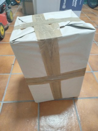 Caja de ropa usada