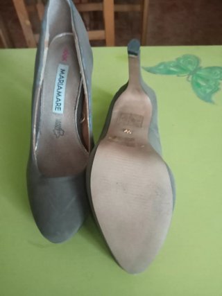 Zapatos de tacón marrones MARIAMARE