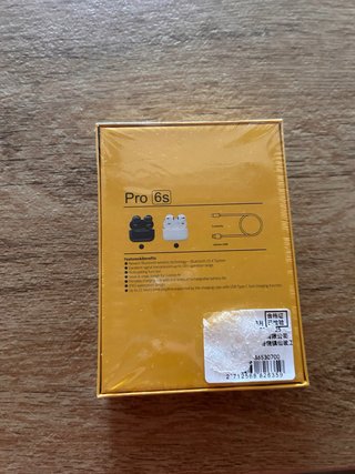 Auriculares inalámbricos blancos nuevos