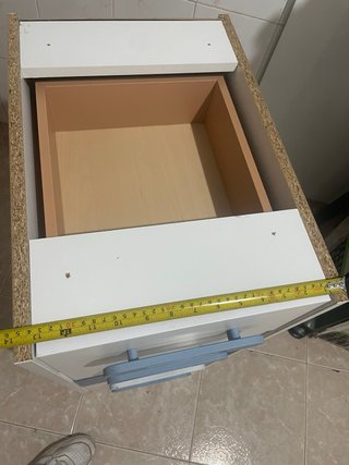 Cajonera de madera y plástico