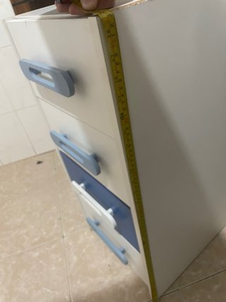 Cajonera de madera y plástico