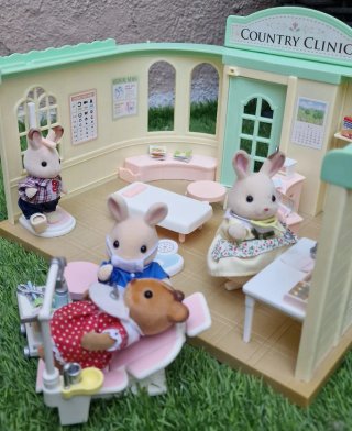 Clínica Sylvanian Families + Dentista