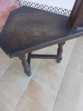 Silla antigua madera maciza 3 patas