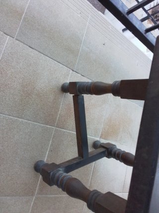 Silla antigua madera maciza 3 patas