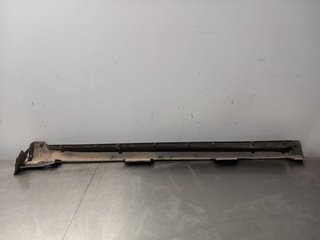 FALDON LATERAL TOYOTA AVENSIS CROSS SPORT (T27) 1