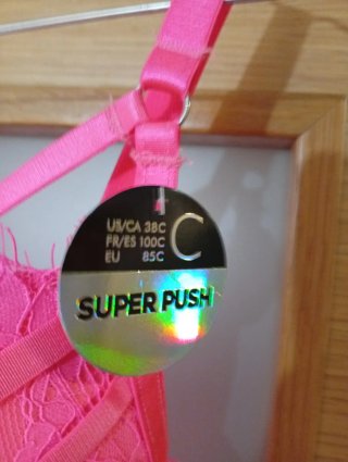 A estrenar . 2 crop top push up