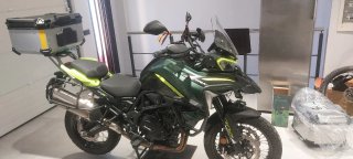 Benelli TRK 702 X explorer Verde,negro y fluor