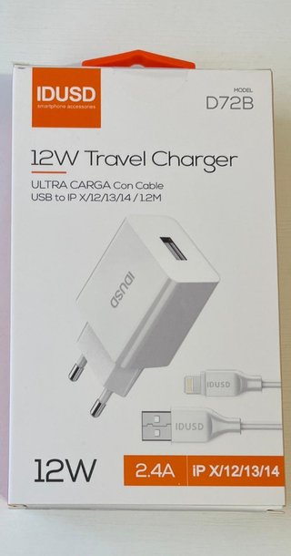 iPhone 11 Pro y cargador