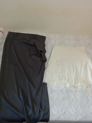 Conjunto de vestidos y faldas