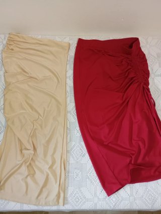 Conjunto de vestidos y faldas