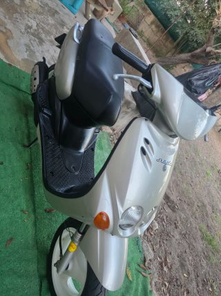 Yamaha Neos 100cc Scooter