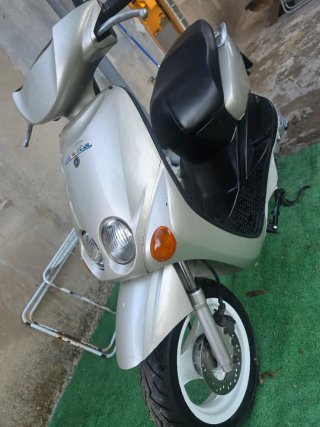 Yamaha Neos 100cc Scooter