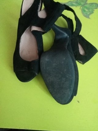 Sandalias de tacón negras