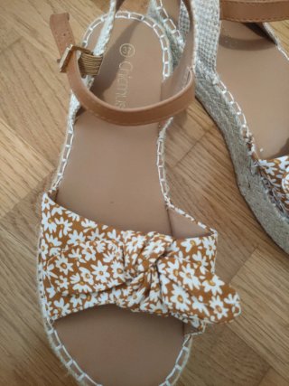 Sandalias esparto florales