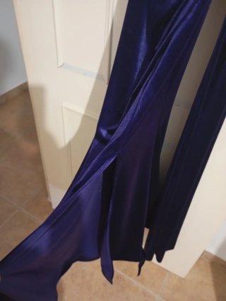 Vestido de fiesta morado y plateado