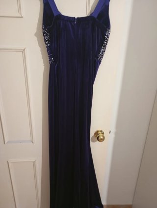 Vestido de fiesta morado y plateado