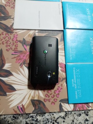 Sony Ericsson X10 mini pro Caja y Accesorios