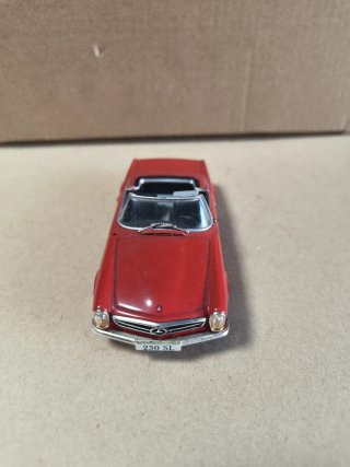 Mercedes 230 SL 1/43