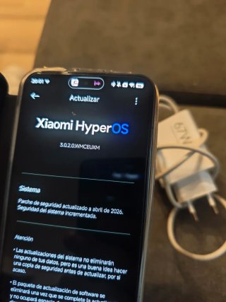 Xiaomi 13 con cargador 67W