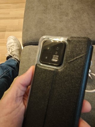 Xiaomi 13 con cargador 67W