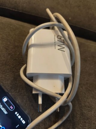 Xiaomi 13 con cargador 67W