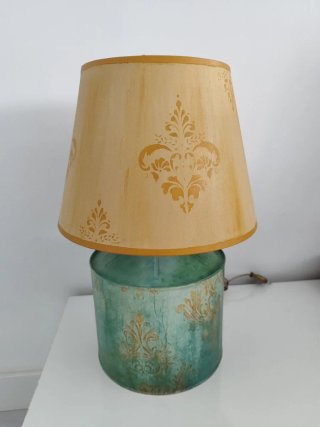 Lámpara de mesa artesanal
