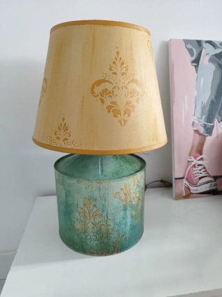 Lámpara de mesa artesanal