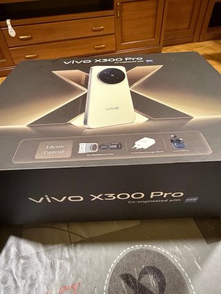 VIVO X300 PRO + Teleobiettivo Zeiss