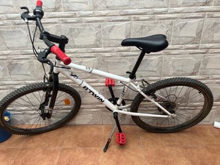 Bicicleta B'TWIN Blanca