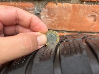 4 Llantas Toyota Originales con Neumáticos 15”