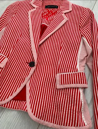 Blazer Zara Rayas Rojas y Blancas Talla S