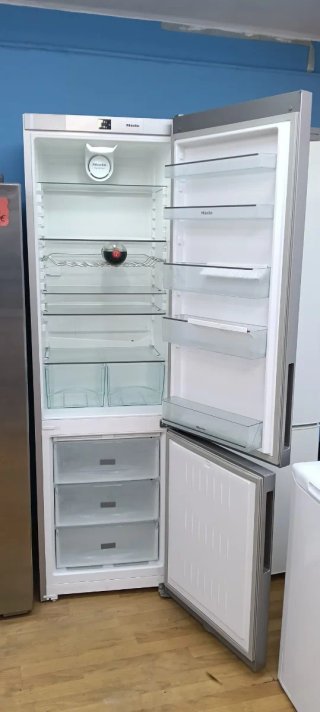 NEVERA COMBI MIELE NO FROST ENERGÍA A+