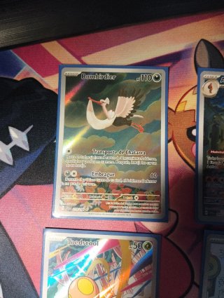 Pack 4 Cartas Pokémon: Bombirdier, Armarouge, Toed