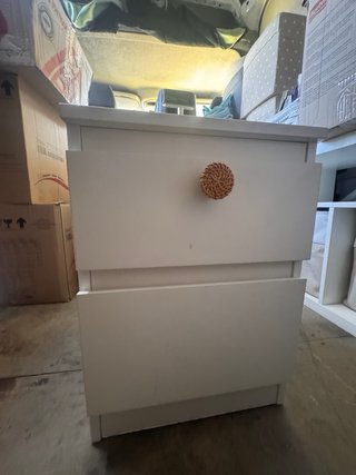 Due comodini Ikea bianchi