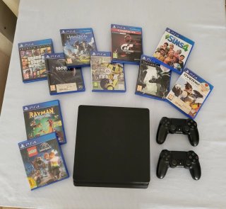 PS4 (PlayStation 4) Negra + 10 Juegos