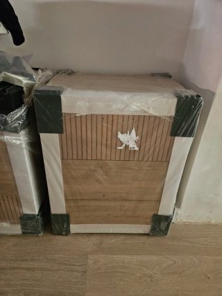 Conjunto de cabecero y dos mesitas de noche