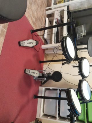 Batería Eléctrica Alesis Nitro Max Kit