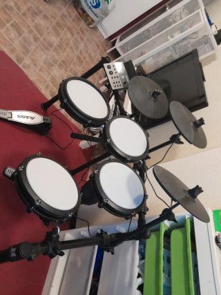 Batería Eléctrica Alesis Nitro Max Kit
