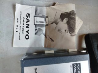 Antigua grabadora Sanyo Pocket Corder