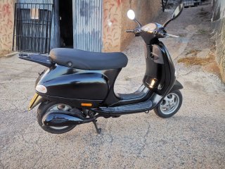 Piaggio Vespa ET2 Negra