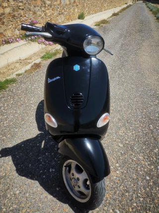 Piaggio Vespa ET2 Negra