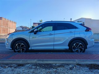 Mitsubishi Eclipse Cross PHEV 4WD Kaiteki+