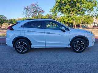 Mitsubishi Eclipse Cross PHEV 4WD Kaiteki+