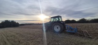 Tractor Valtra 8050