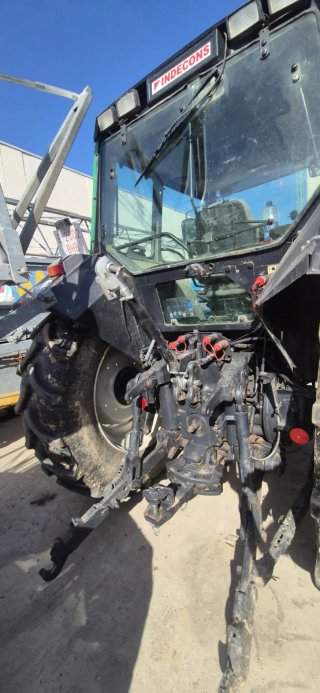Tractor Valtra 8050