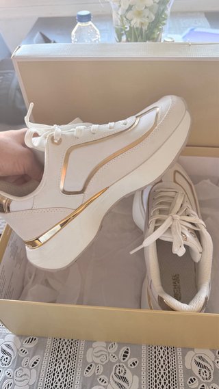 Zapatillas Michael Kors blanco con dorado